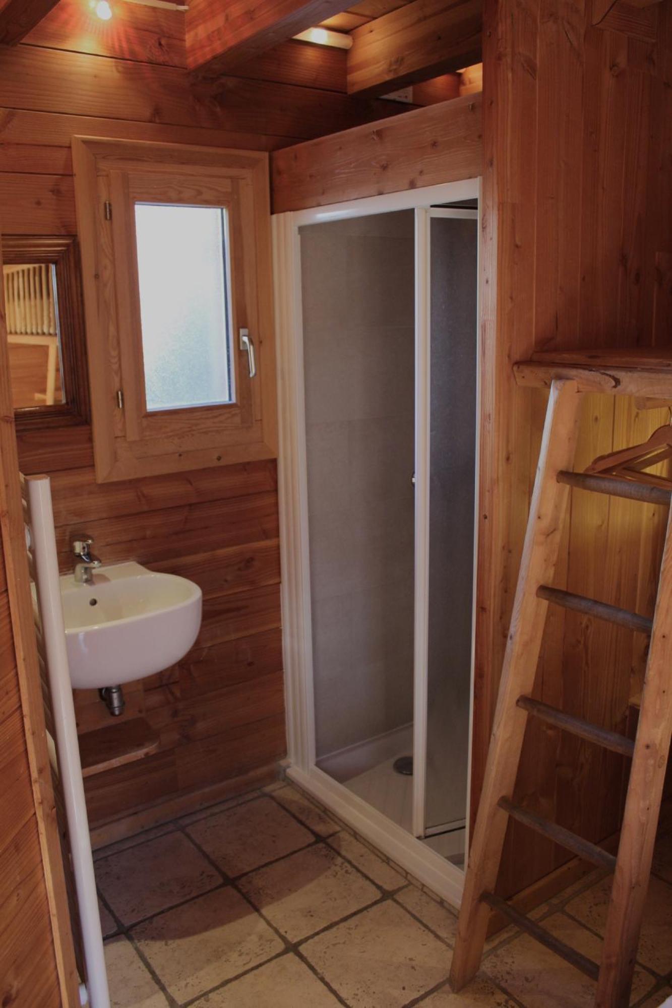 Cosy 4 Bedroom Chalet With Hot Tub Saint-Marcel  المظهر الخارجي الصورة