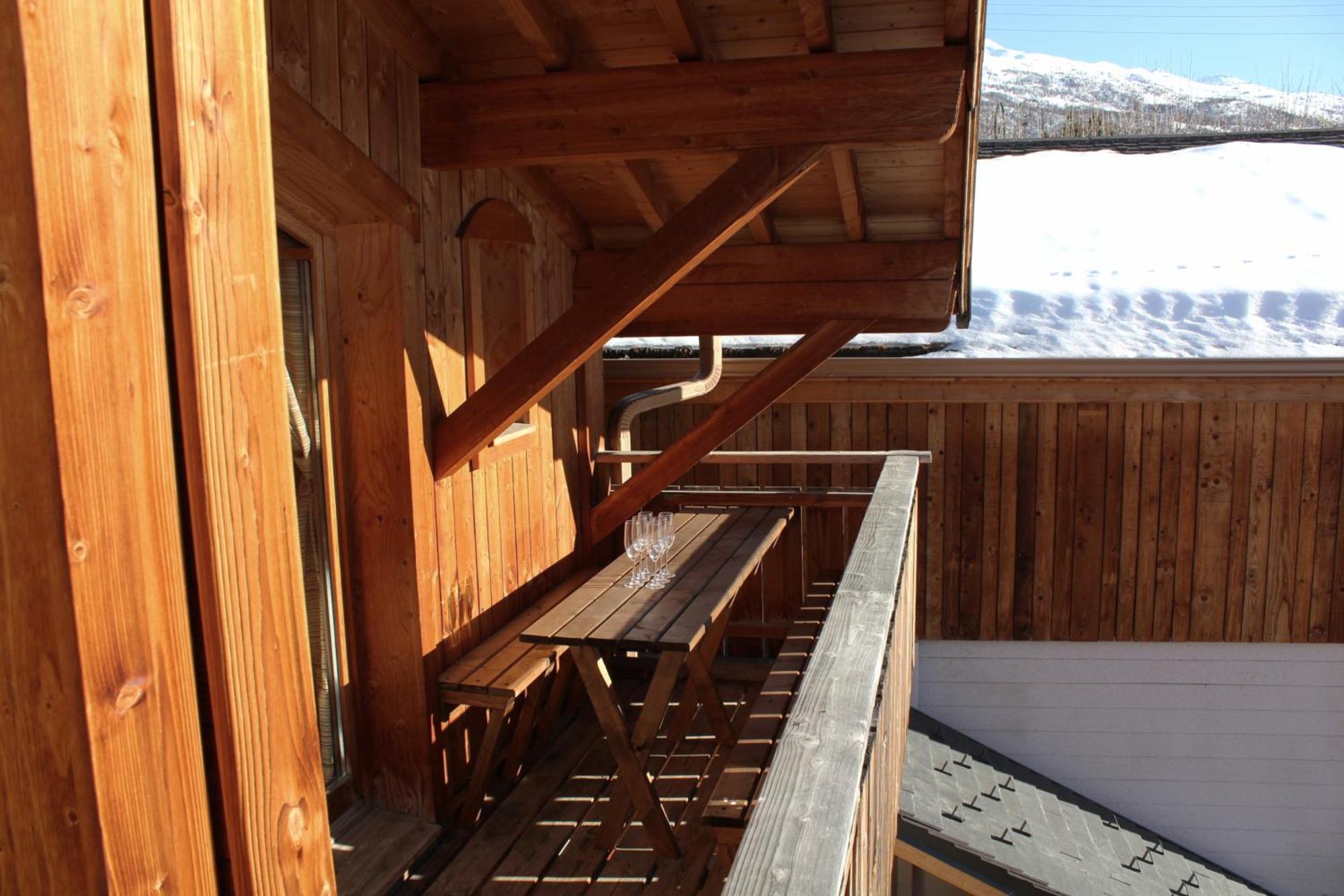 Cosy 4 Bedroom Chalet With Hot Tub Saint-Marcel  المظهر الخارجي الصورة
