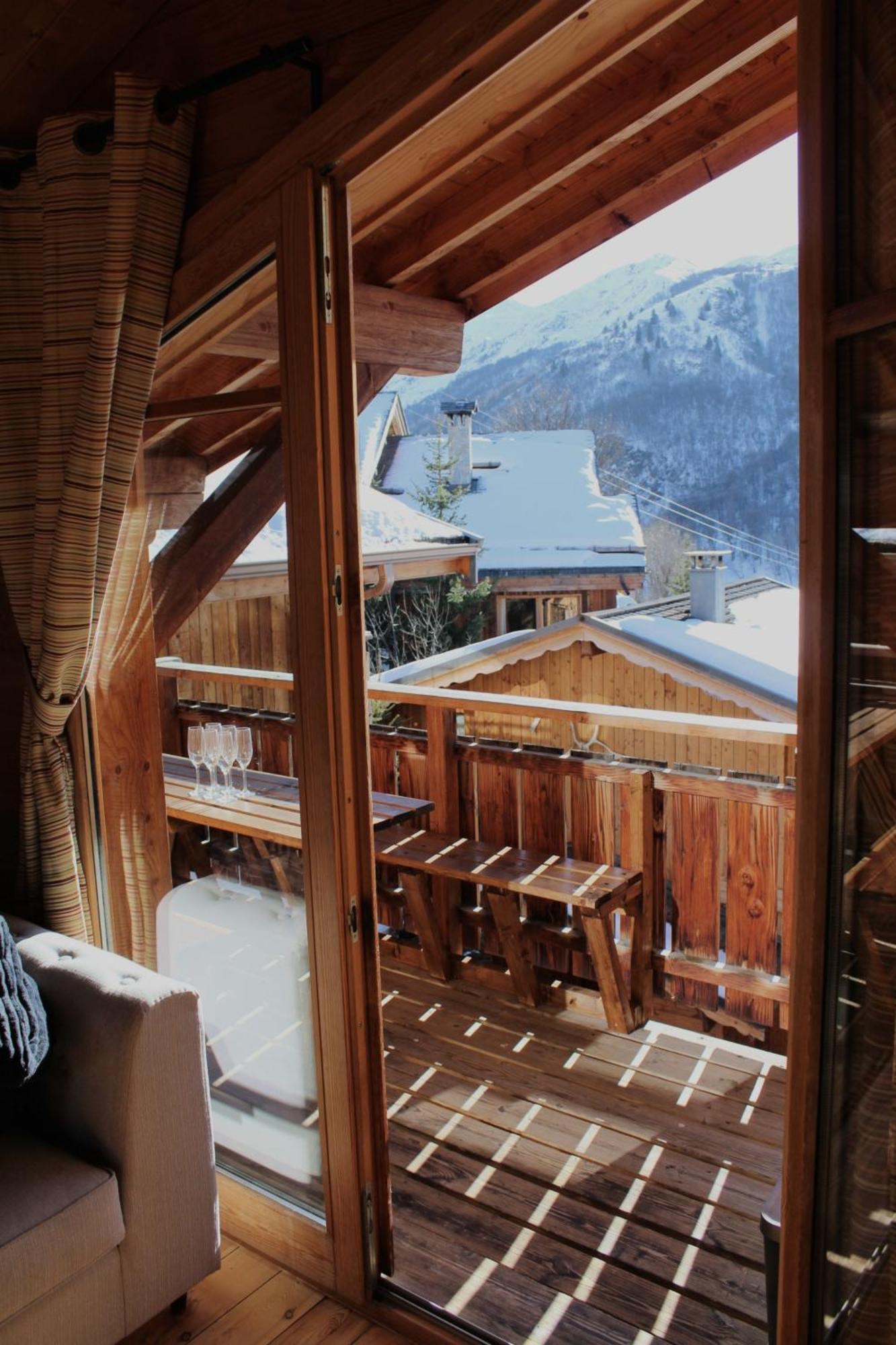 Cosy 4 Bedroom Chalet With Hot Tub Saint-Marcel  المظهر الخارجي الصورة
